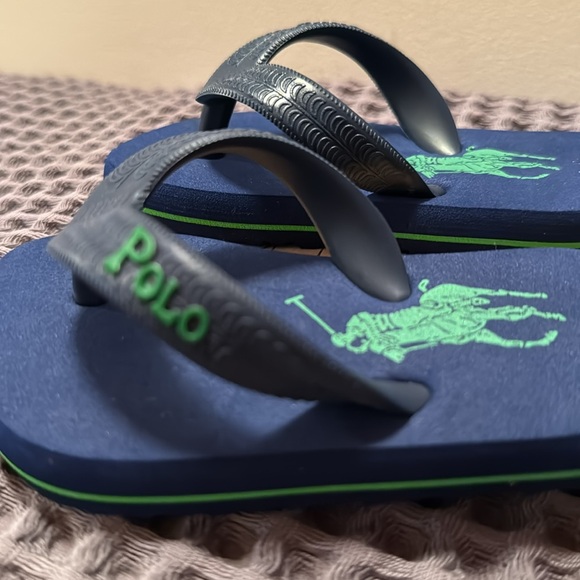 NWT Ralph Lauren Polo kids flip flops - Picture 2 of 3